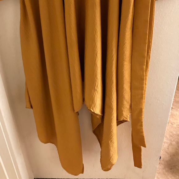 COPY - Asymmetrical Hem Line Mustard/Gold Size 8/10 (L) - Picture 9 of 10